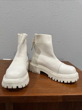Amazon Women’s Cream Knit Platform Chelsea Combat Boots